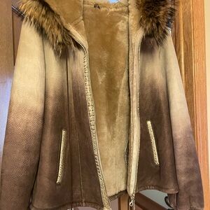 Beautiful shearling women’s winter jacket. Only worn once